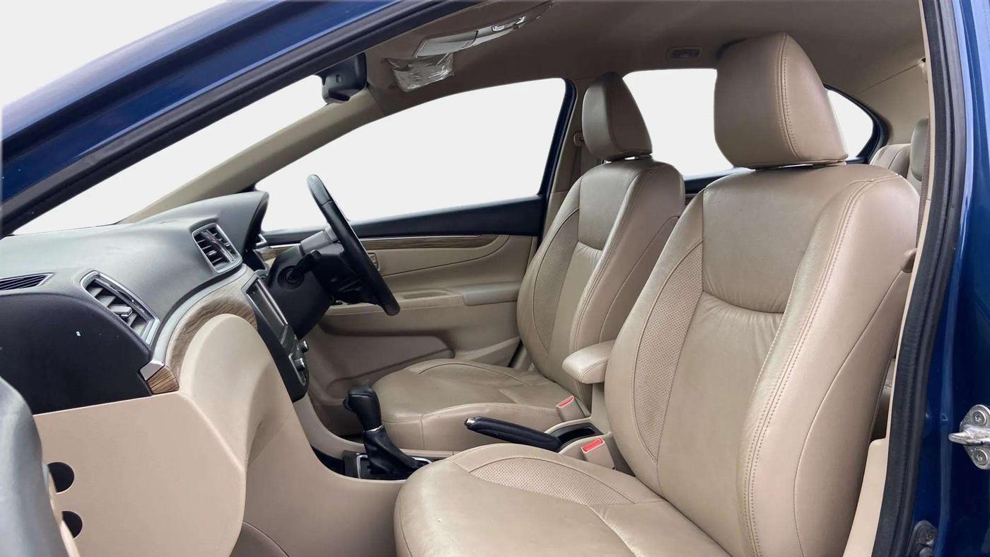 2019 Maruti Ciaz ALPHA  AT 1.5 SHVS PETROL, Petrol, Automatic, 76,652 km, Right Side Front Door Cabin