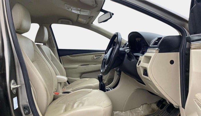 2019 Maruti Ciaz ALPHA 1.5 SHVS PETROL, Petrol, Manual, 55,151 km, Right Side Front Door Cabin