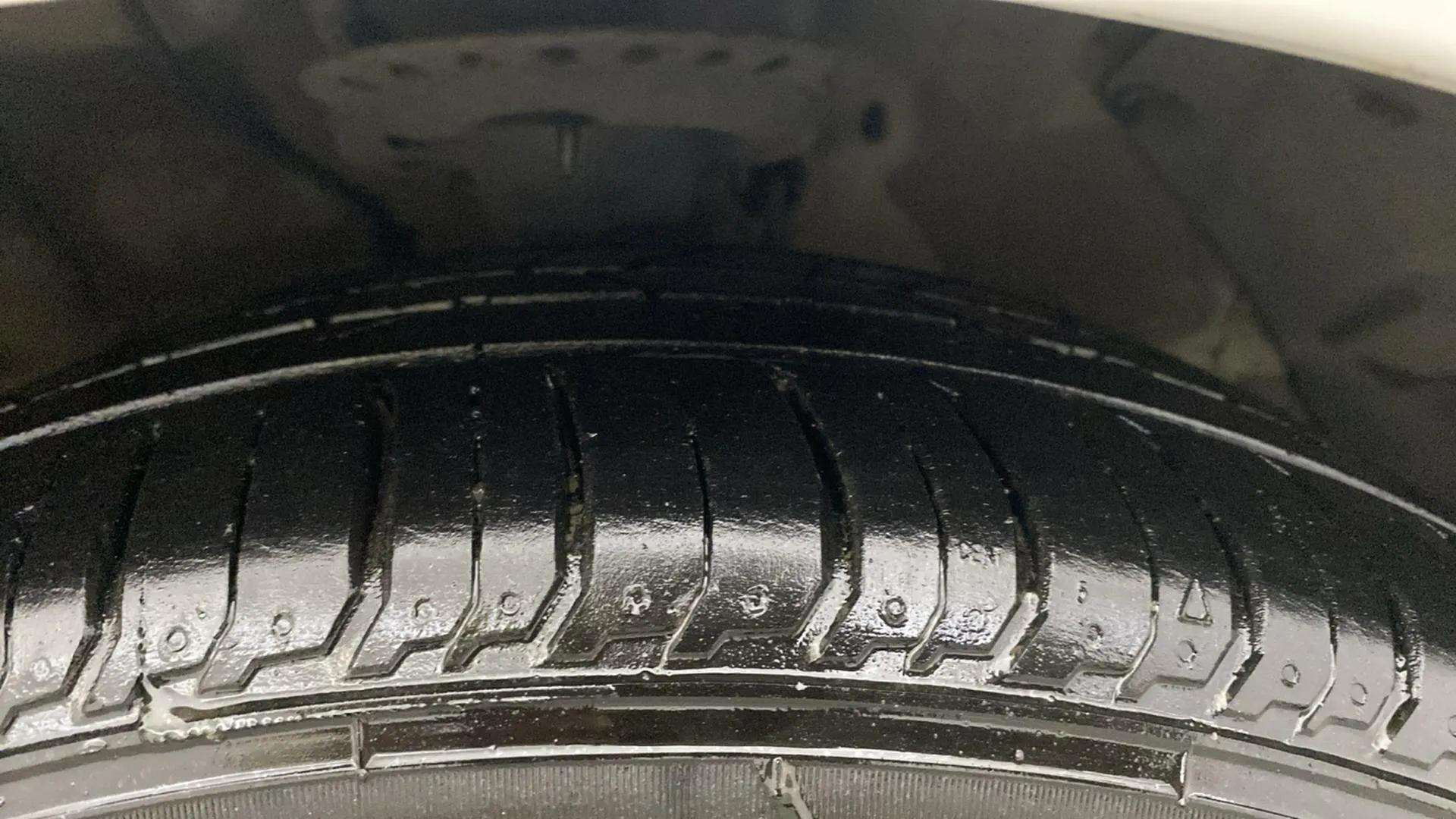 RHS-Front-Tyre-Tread-18