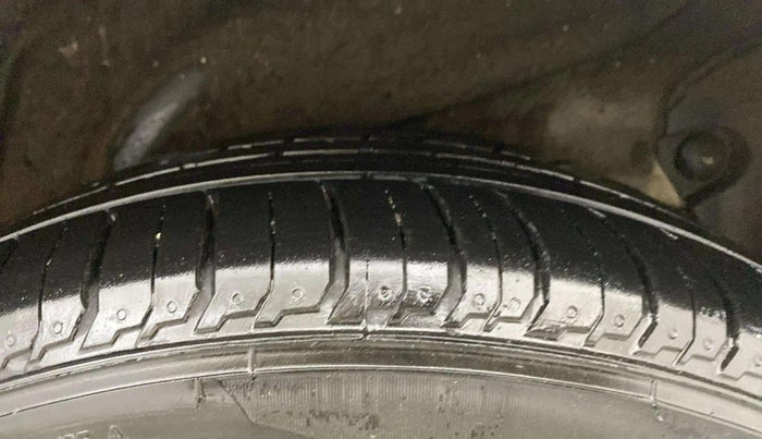 2017 Hyundai Verna 1.6 VTVT SX, Petrol, Manual, 48,752 km, Left Rear Tyre Tread