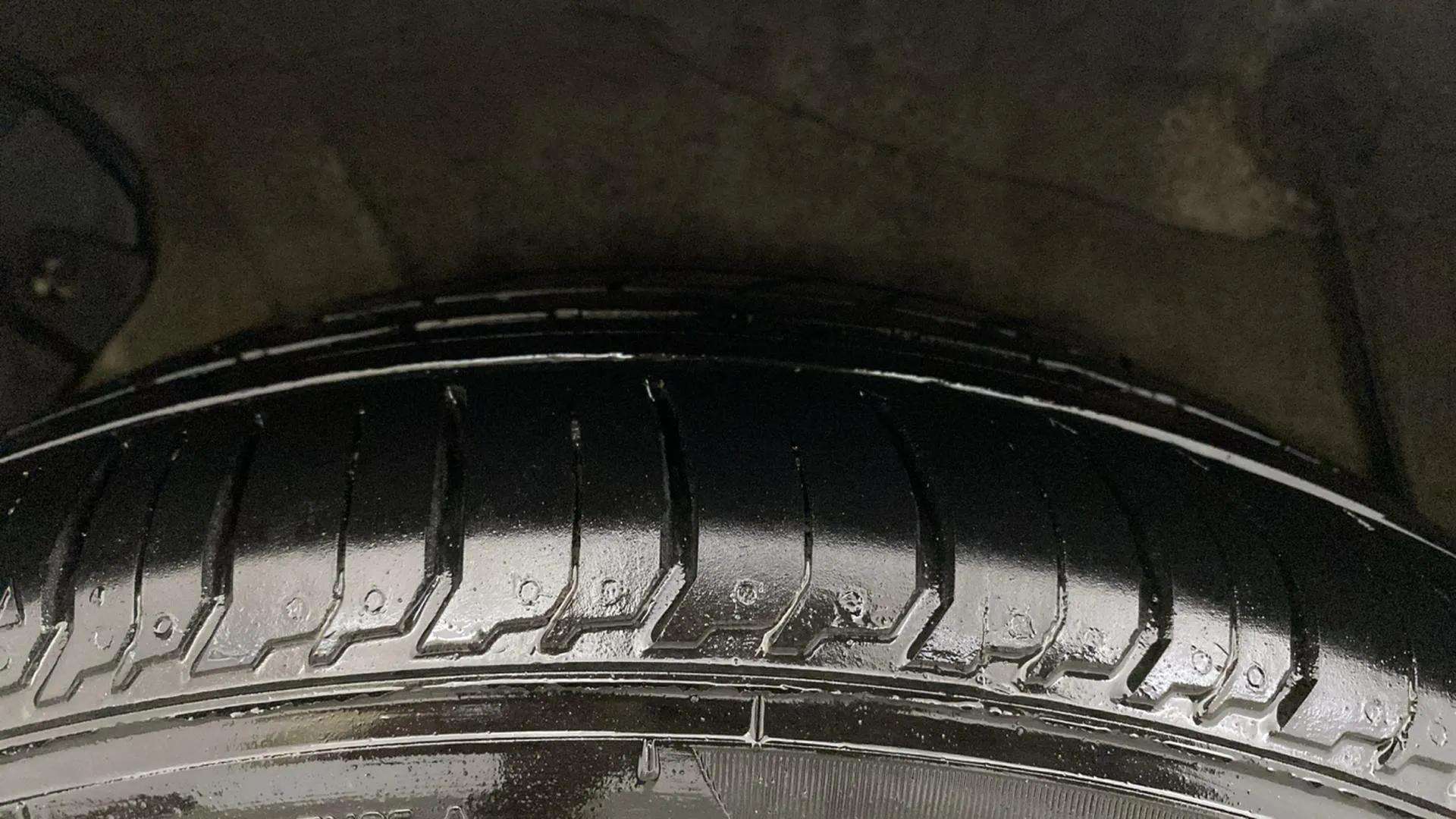 RHS-Rear-Tyre-Tread-19