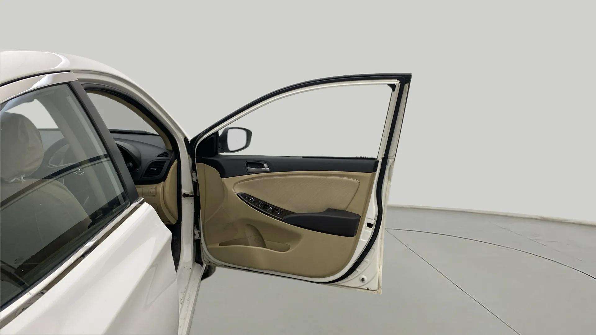 RHS-Front-Door-Open-32
