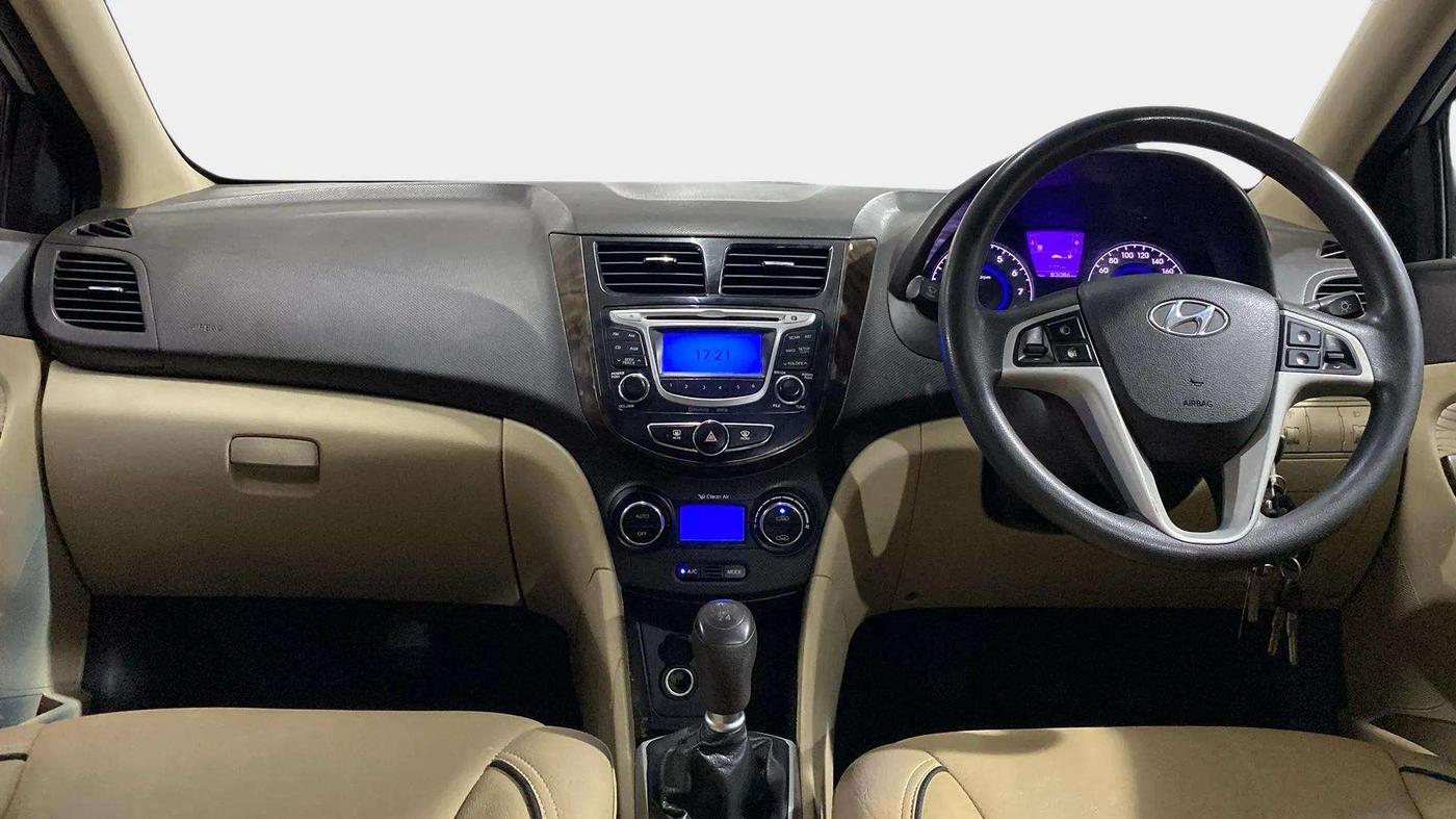 2013 Hyundai Verna FLUIDIC 1.6 VTVT SX, Petrol, Manual, 83,079 km, Dashboard