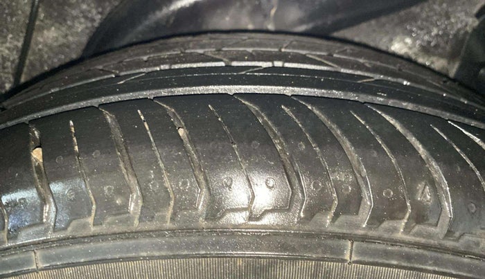 2013 Hyundai Verna FLUIDIC 1.6 VTVT SX, Petrol, Manual, 83,079 km, Left Rear Tyre Tread