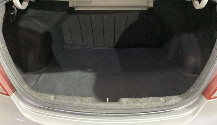 2013 Hyundai Verna FLUIDIC 1.6 VTVT SX, Petrol, Manual, 83,079 km, Boot Inside