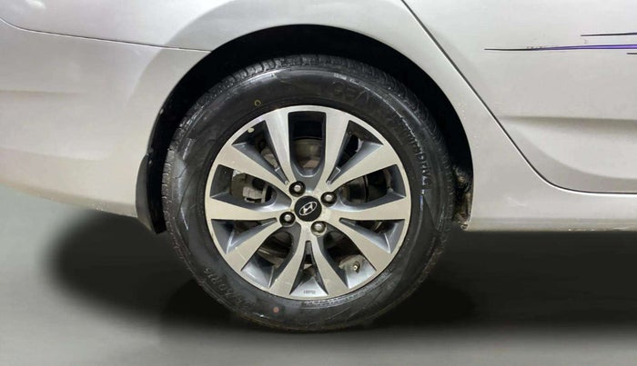 2013 Hyundai Verna FLUIDIC 1.6 VTVT SX, Petrol, Manual, 83,079 km, Right Rear Wheel