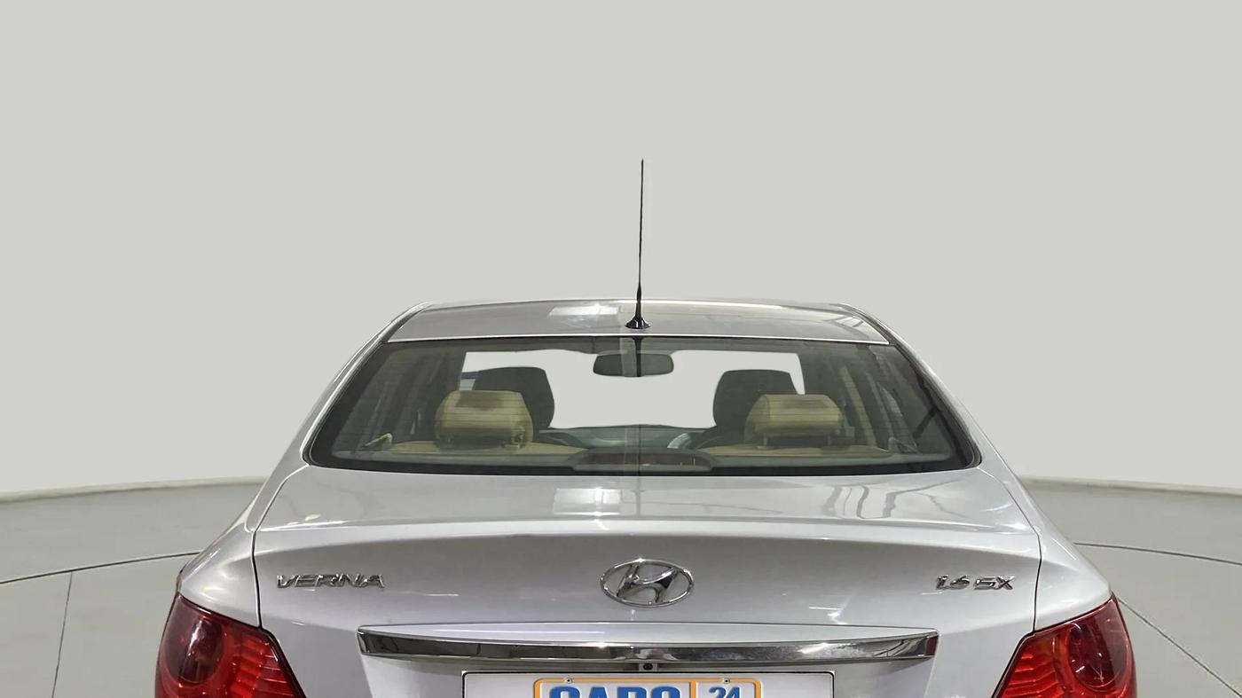 2013 Hyundai Verna FLUIDIC 1.6 VTVT SX, Petrol, Manual, 83,079 km, Rear Windshield