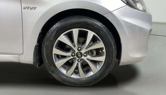 2013 Hyundai Verna FLUIDIC 1.6 VTVT SX, Petrol, Manual, 83,079 km, Right Front Wheel