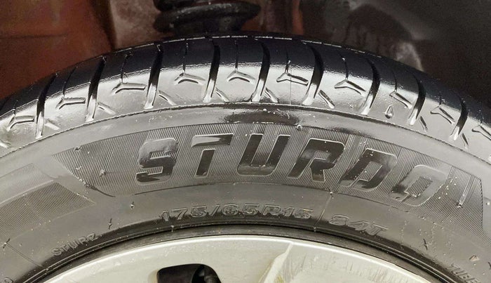 2017 Maruti IGNIS DELTA 1.2 AMT, Petrol, Automatic, 80,925 km, Right Front Tyre Tread
