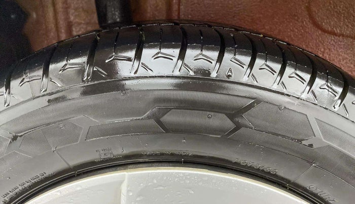 2017 Maruti IGNIS DELTA 1.2 AMT, Petrol, Automatic, 80,925 km, Right Rear Tyre Tread