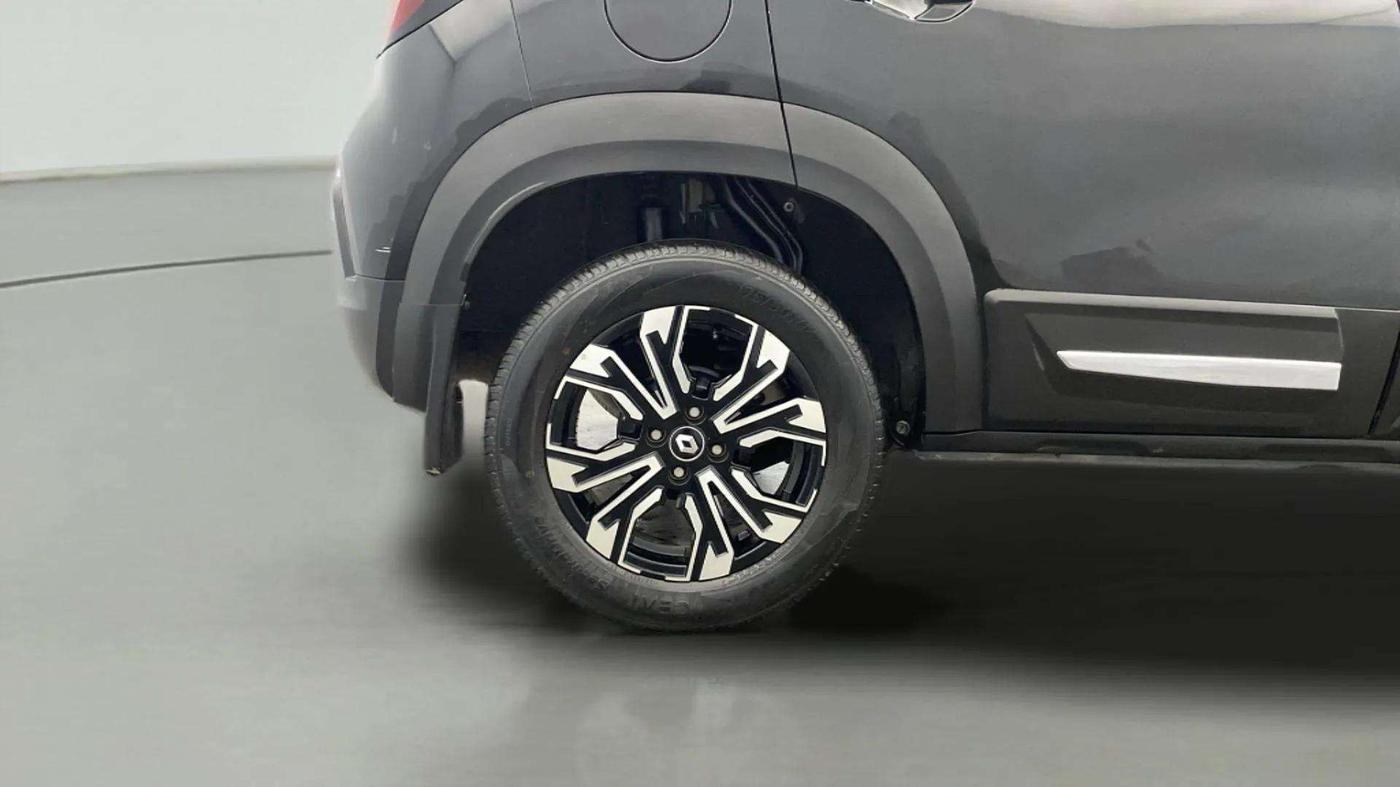 2022 Renault Kiger RXZ AMT, Petrol, Automatic, 45,959 km, Right Rear Wheel
