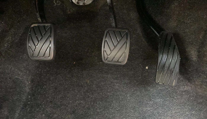 2018 Maruti Wagon R 1.0 VXI, Petrol, Manual, 32,472 km, Pedals