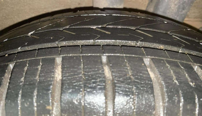 2014 Hyundai Grand i10 ASTA AT 1.2 KAPPA VTVT, CNG, Automatic, 53,386 km, Left Rear Tyre Tread
