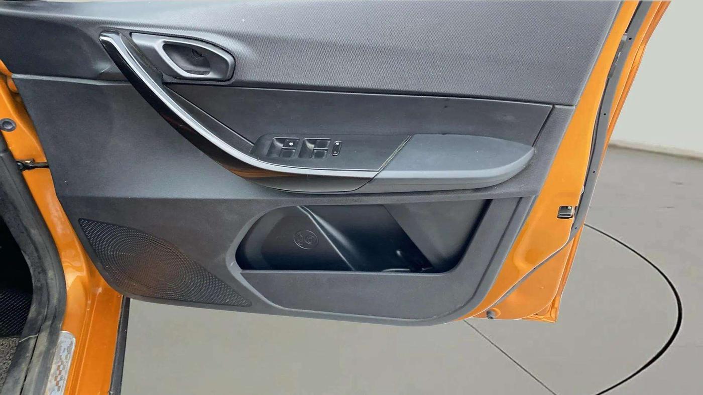 2018 Tata TIAGO NRG PETROL, Petrol, Manual, 35,819 km, Driver Side Door Panels Control