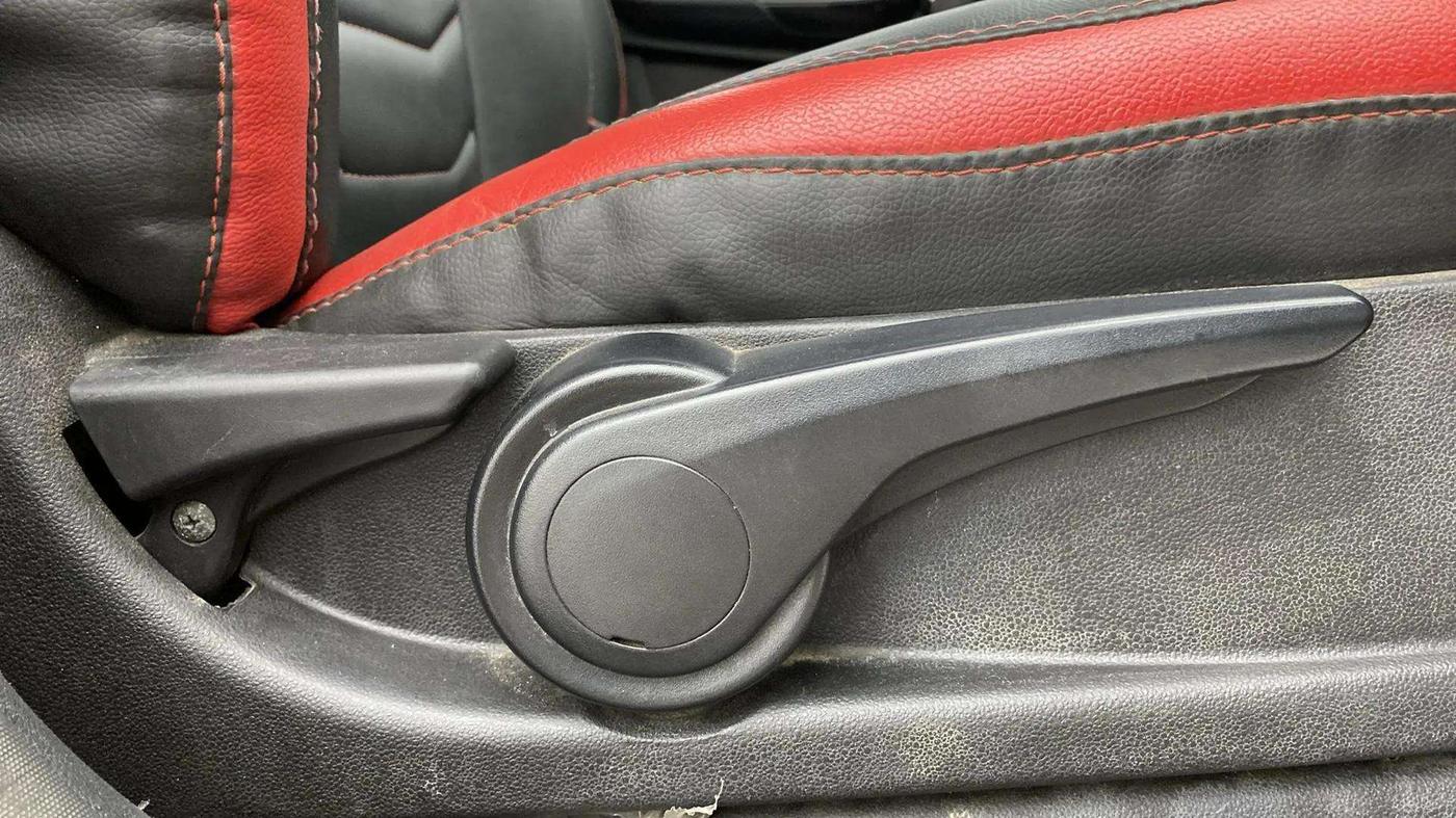 2018 Tata TIAGO NRG PETROL, Petrol, Manual, 35,819 km, Driver Side Adjustment Panel