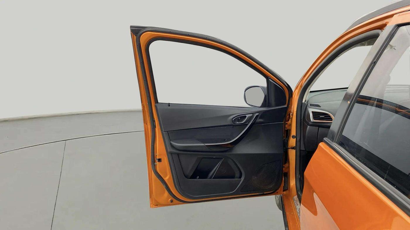 2018 Tata TIAGO NRG PETROL, Petrol, Manual, 35,819 km, LHS Front Door