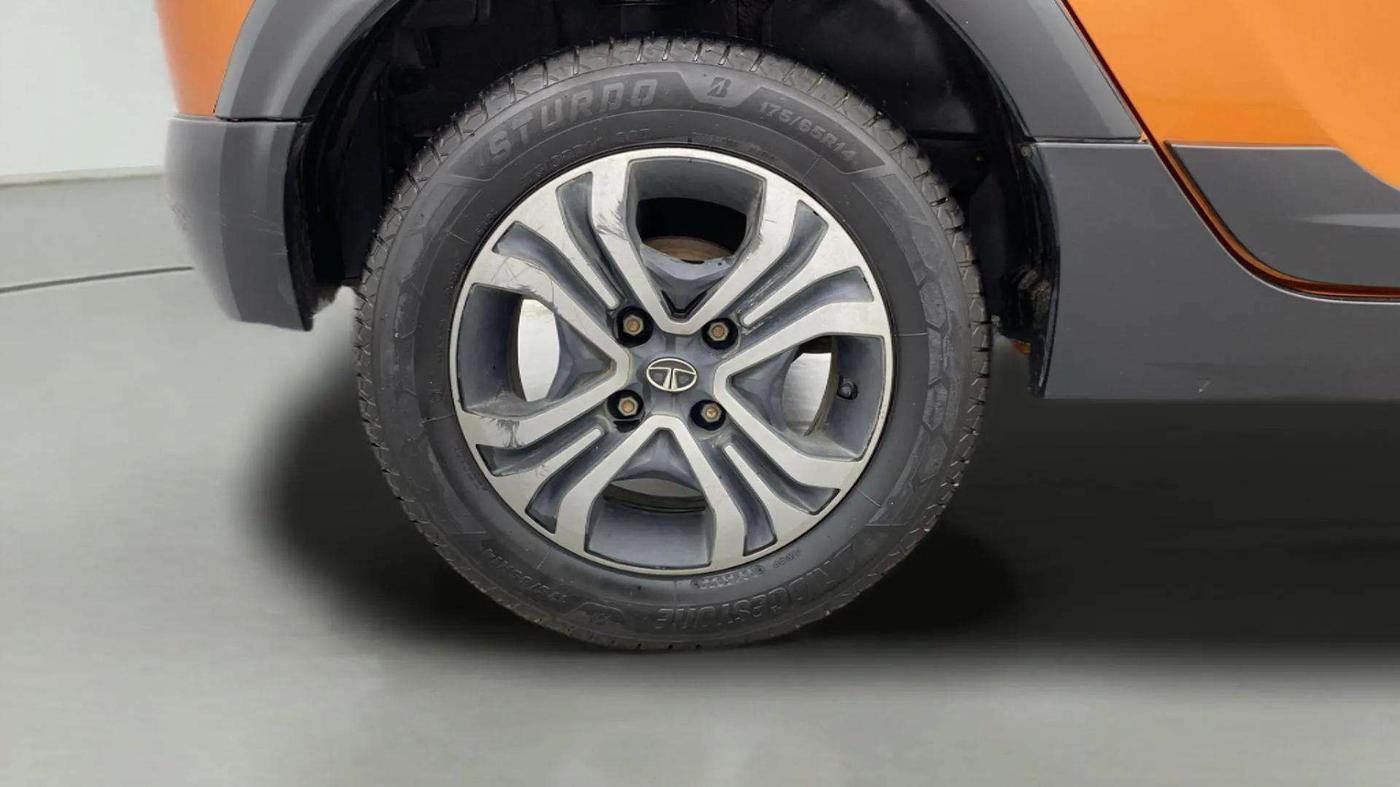 2018 Tata TIAGO NRG PETROL, Petrol, Manual, 35,819 km, Right Rear Wheel