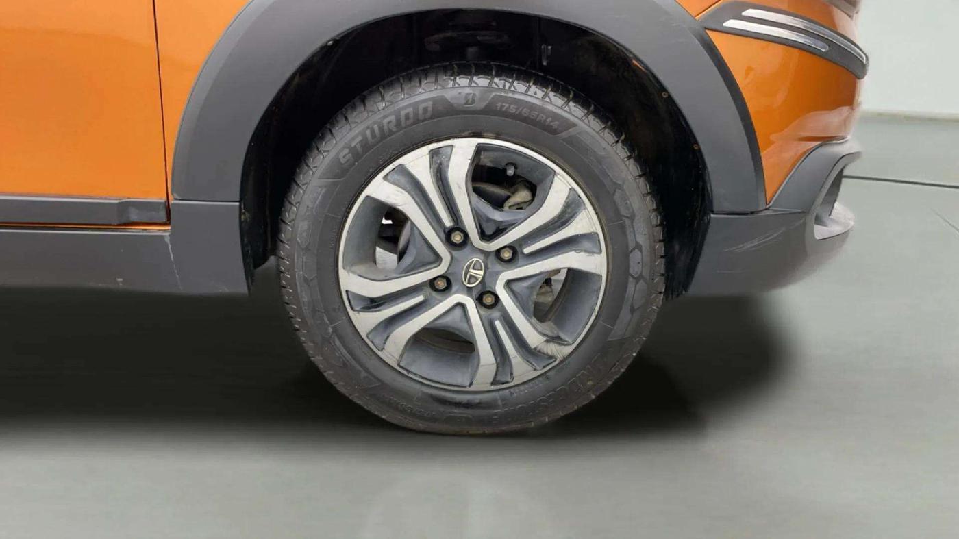 2018 Tata TIAGO NRG PETROL, Petrol, Manual, 35,819 km, Right Front Wheel