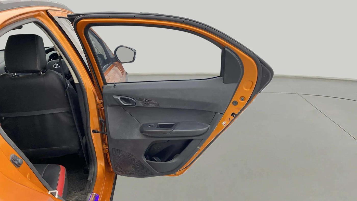2018 Tata TIAGO NRG PETROL, Petrol, Manual, 35,819 km, RHS Rear Door