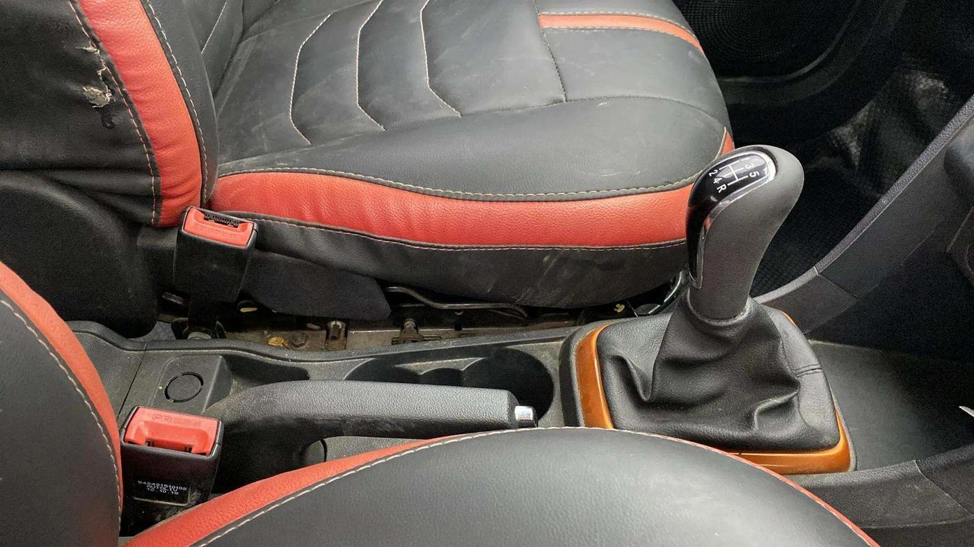 2018 Tata TIAGO NRG PETROL, Petrol, Manual, 35,819 km, Gear Lever