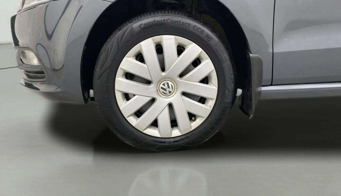 2016 Volkswagen Polo COMFORTLINE 1.2L, Petrol, Manual, 30,065 km, Left Front Wheel