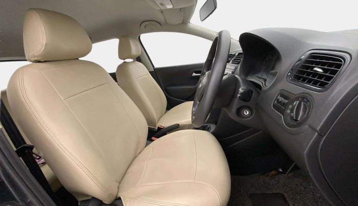 2016 Volkswagen Polo COMFORTLINE 1.2L, Petrol, Manual, 30,065 km, Right Side Front Door Cabin