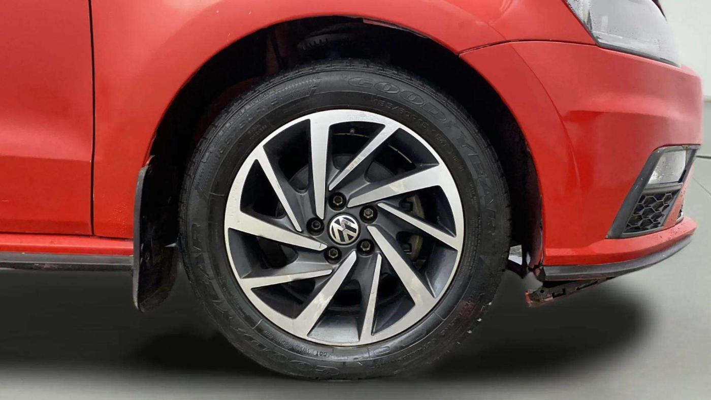 2020 Volkswagen Polo COMFORTLINE PLUS 1.0L MPI, Petrol, Manual, 46,170 km, Right Front Wheel