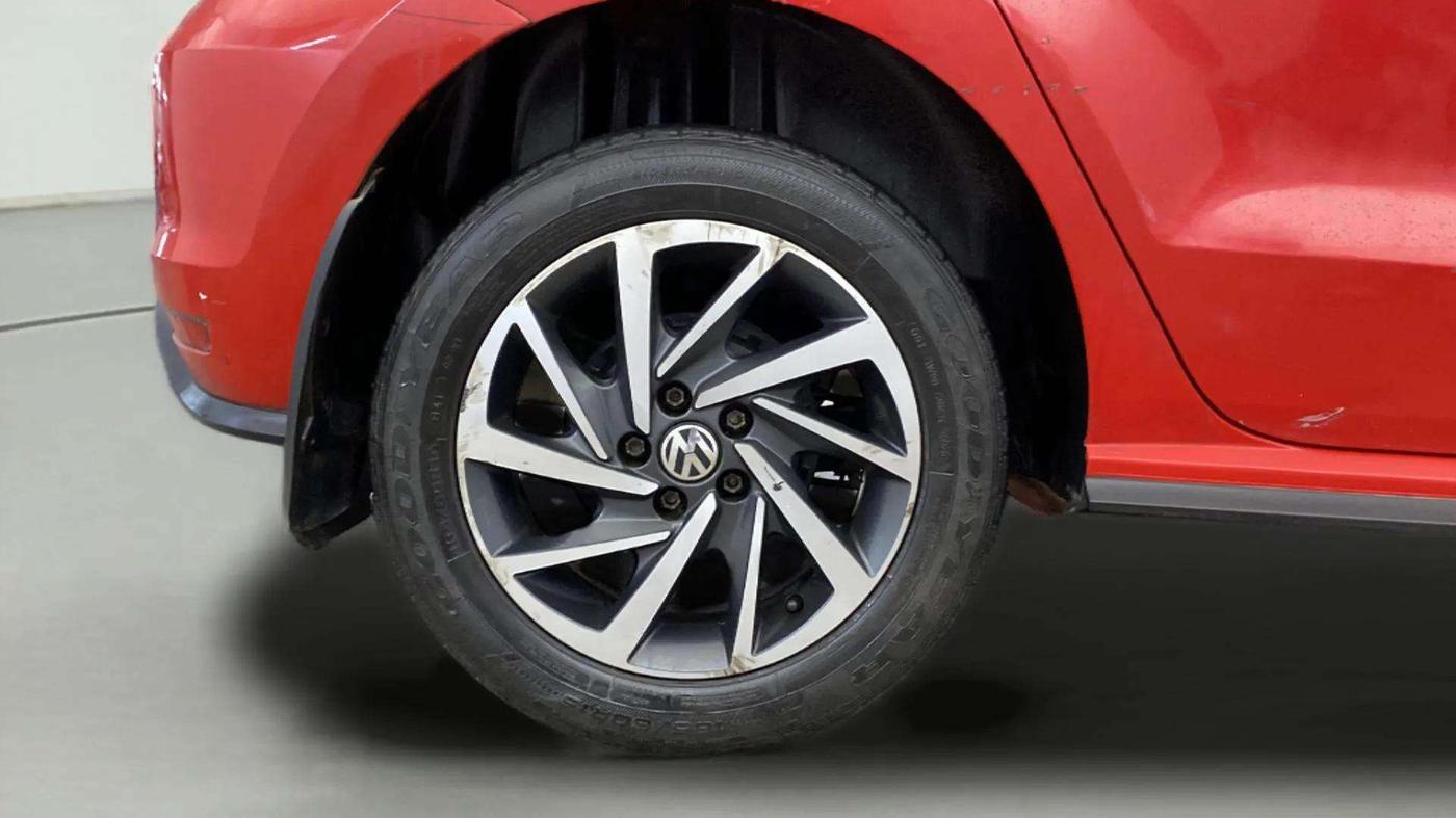 2020 Volkswagen Polo COMFORTLINE PLUS 1.0L MPI, Petrol, Manual, 46,170 km, Right Rear Wheel