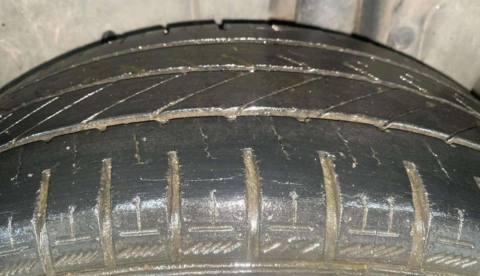 2017 Maruti Swift ZXI, Petrol, Manual, 19,328 km, Left Rear Tyre Tread