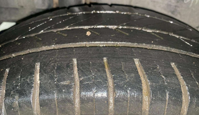 2017 Maruti Swift ZXI, Petrol, Manual, 19,328 km, Right Rear Tyre Tread