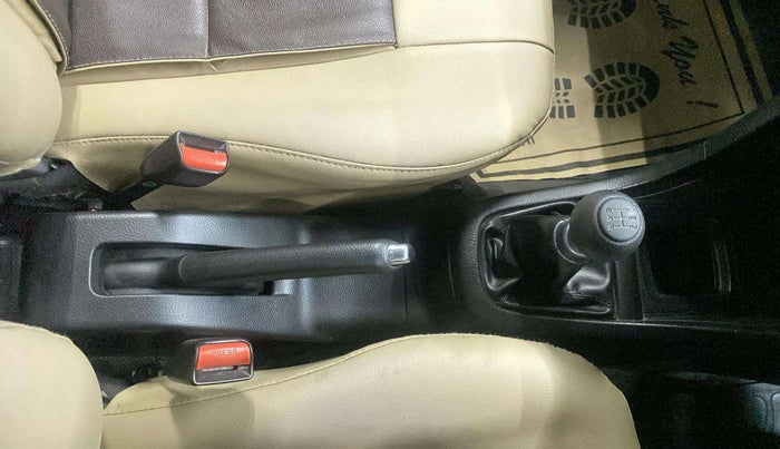 2017 Maruti Swift ZXI, Petrol, Manual, 19,328 km, Gear Lever