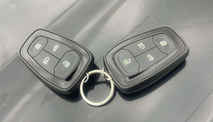 2022 Tata NEXON XZ PLUS PETROL DARK EDITION, Petrol, Manual, 19,344 km, Key Close Up