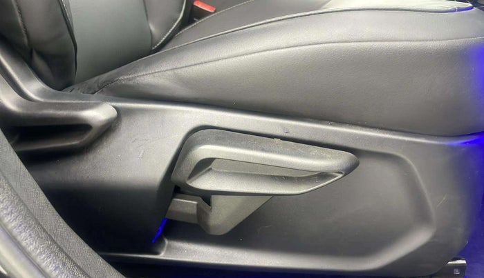 2022 Tata NEXON XZ PLUS PETROL DARK EDITION, Petrol, Manual, 19,344 km, Driver Side Adjustment Panel