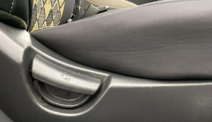 2018 Hyundai Grand i10 SPORTZ 1.2 KAPPA VTVT, Petrol, Manual, 55,374 km, Driver Side Adjustment Panel