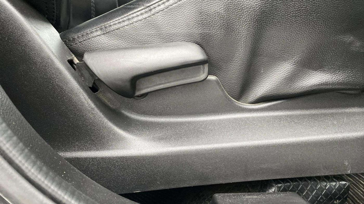 2021 Maruti Vitara Brezza VXI, Petrol, Manual, 69,033 km, Driver Side Adjustment Panel