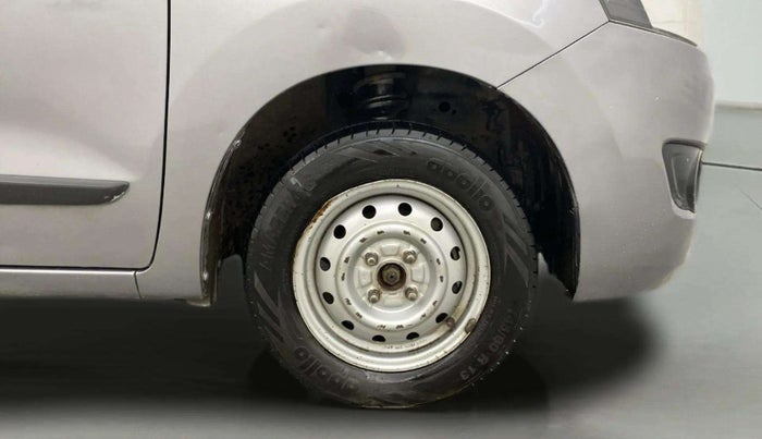 2015 Maruti Wagon R 1.0 LXI CNG, CNG, Manual, 1,18,657 km, Right Front Wheel