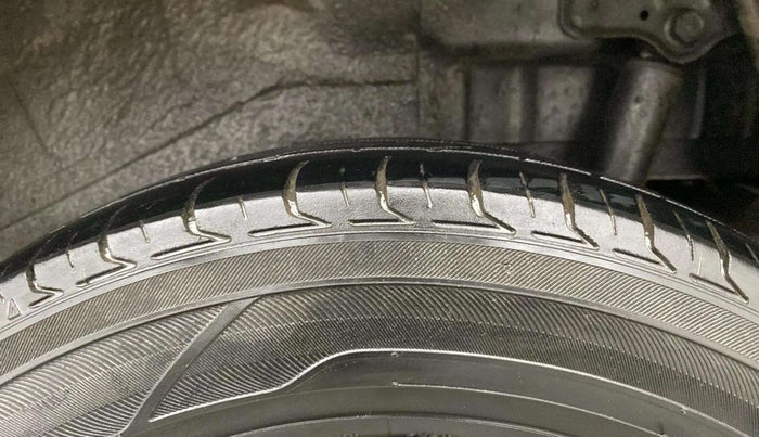 2015 Maruti Wagon R 1.0 LXI CNG, CNG, Manual, 1,18,657 km, Left Rear Tyre Tread