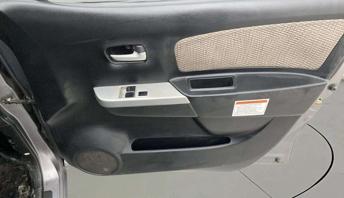 2015 Maruti Wagon R 1.0 LXI CNG, CNG, Manual, 1,18,657 km, Driver Side Door Panels Control