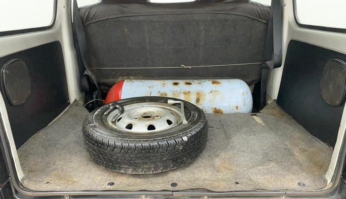 2018 Maruti Eeco 5 STR WITH A/C+HTR, CNG, Manual, 63,705 km, Boot Inside