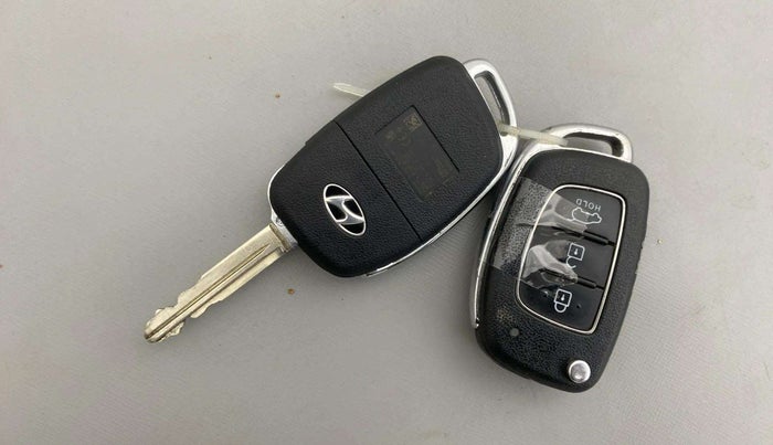 2022 Hyundai Creta E 1.5 PETROL, Petrol, Manual, 24,085 km, Key Close Up