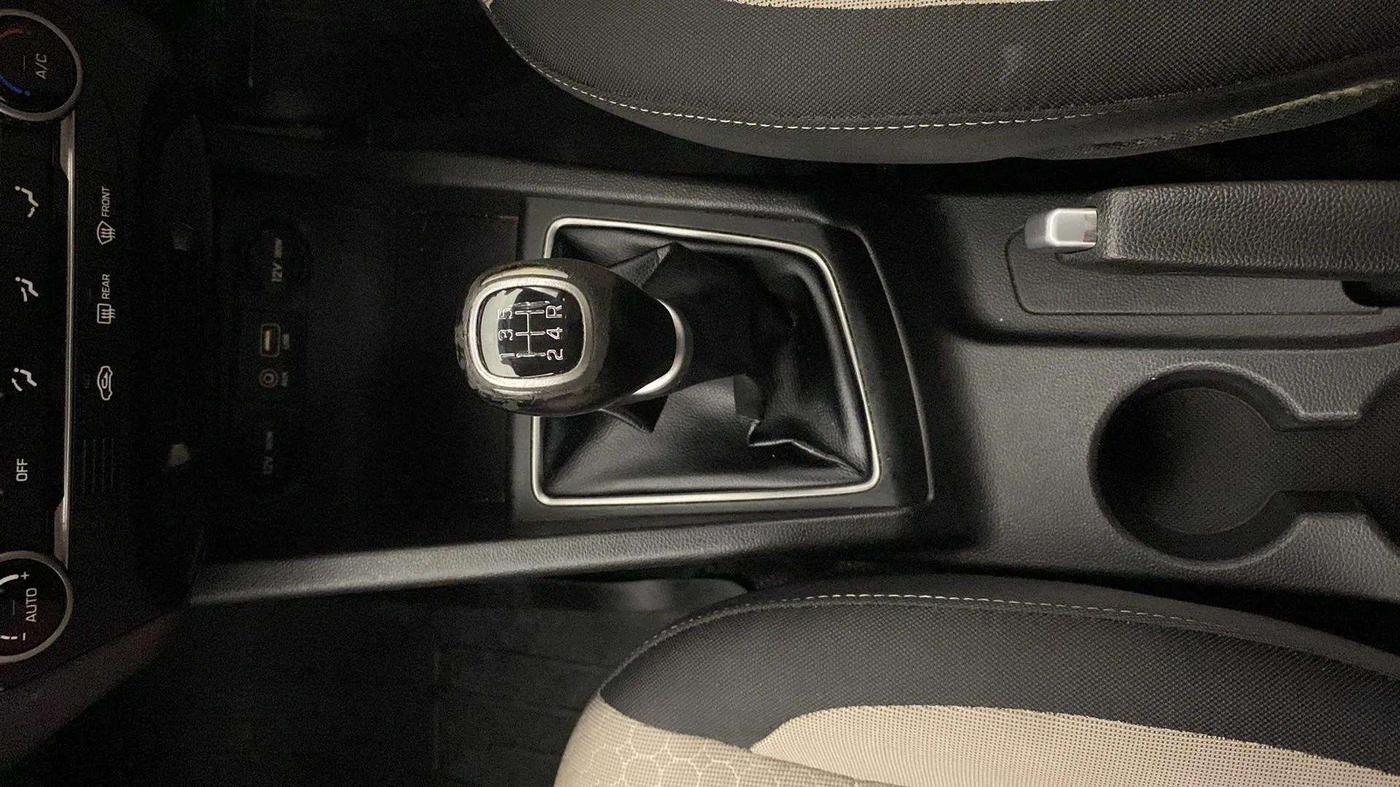 2014 Hyundai Elite i20 ASTA 1.2, Petrol, Manual, 55,362 km, Gear Lever