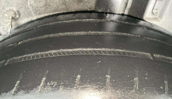 2013 Toyota Etios V, Petrol, Manual, 70,168 km, Left Rear Tyre Tread