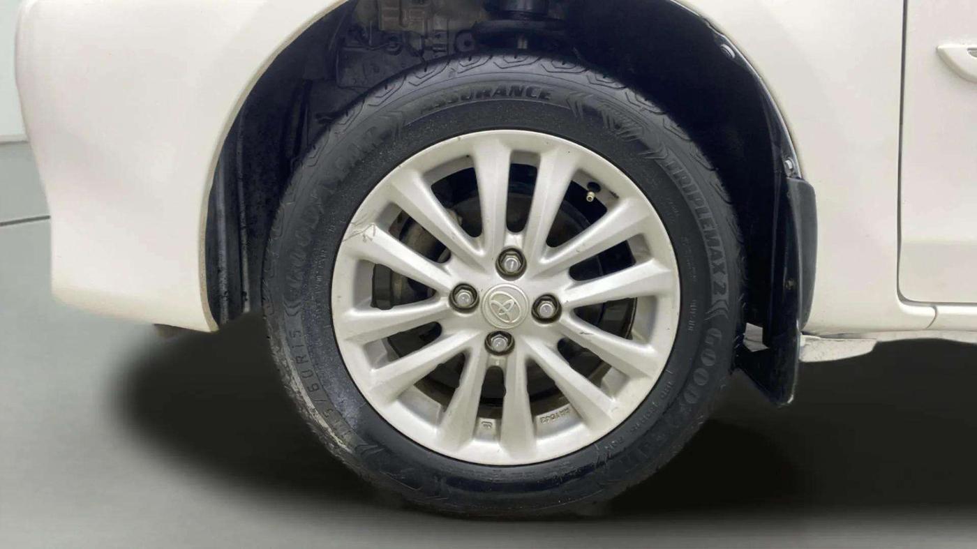 2013 Toyota Etios V, Petrol, Manual, 70,370 km, Left Front Wheel