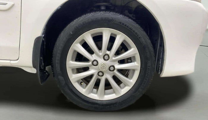 2013 Toyota Etios V, Petrol, Manual, 70,168 km, Right Front Wheel
