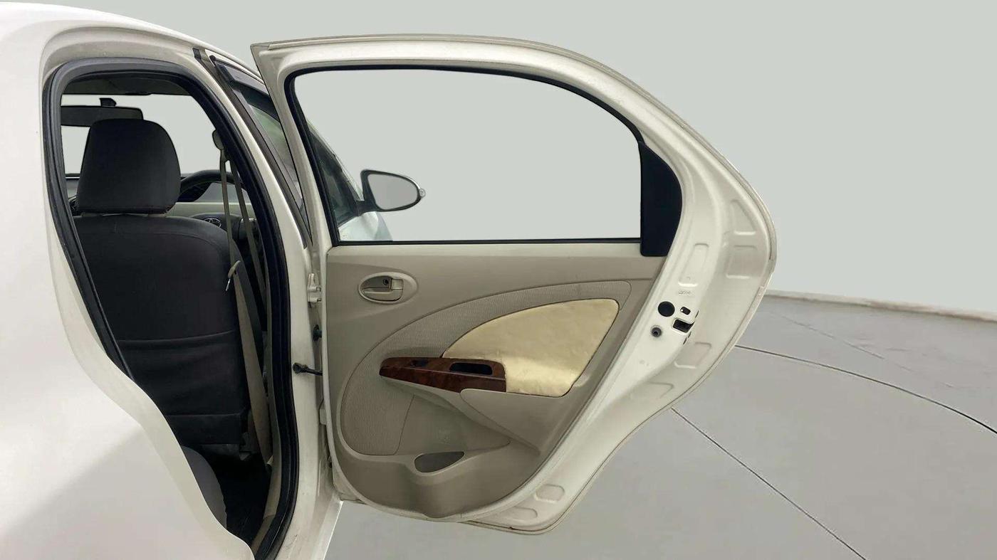 2013 Toyota Etios V, Petrol, Manual, 70,370 km, RHS Rear Door