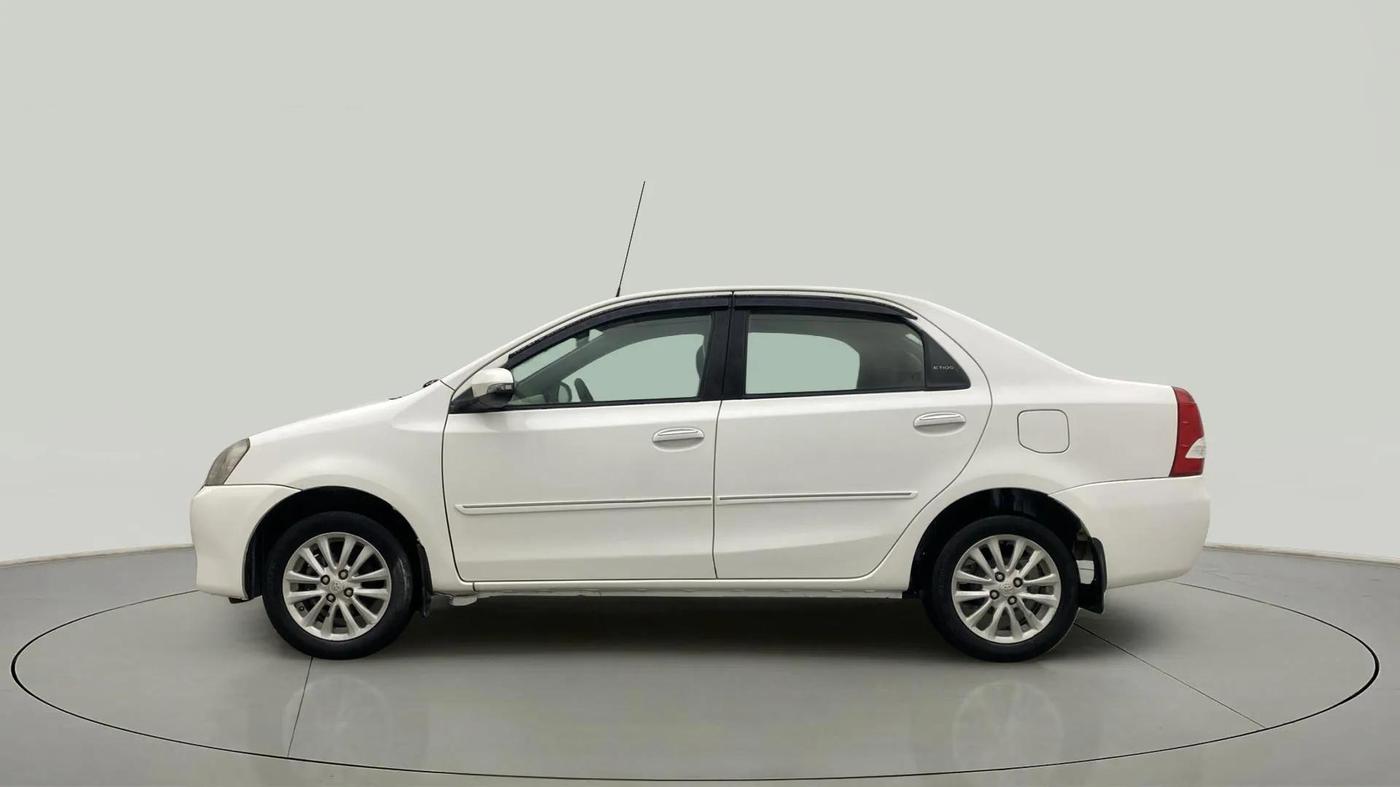 2013 Toyota Etios V, Petrol, Manual, 70,370 km, Left Side