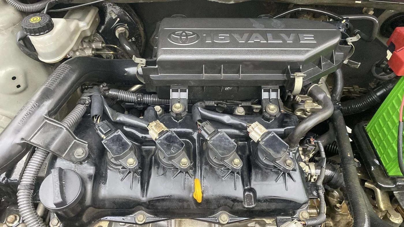 2013 Toyota Etios V, Petrol, Manual, 70,370 km, Engine View