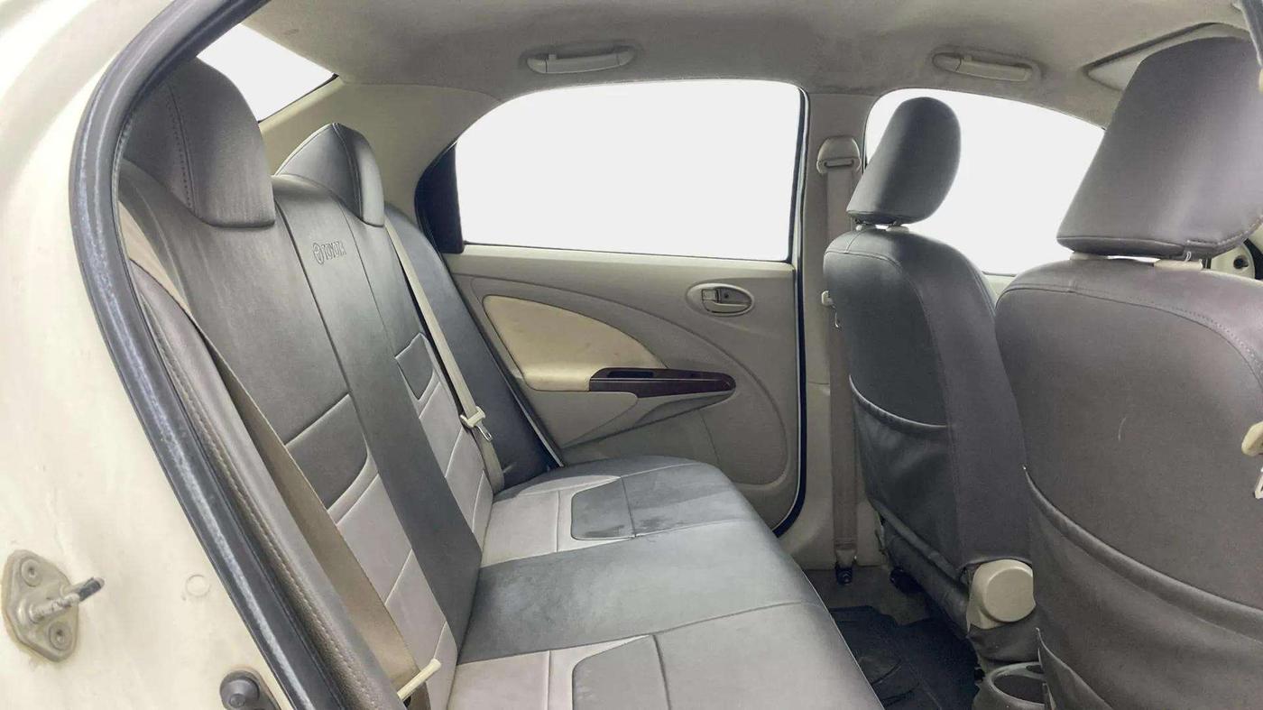 2013 Toyota Etios V, Petrol, Manual, 70,370 km, Right Side Rear Door Cabin
