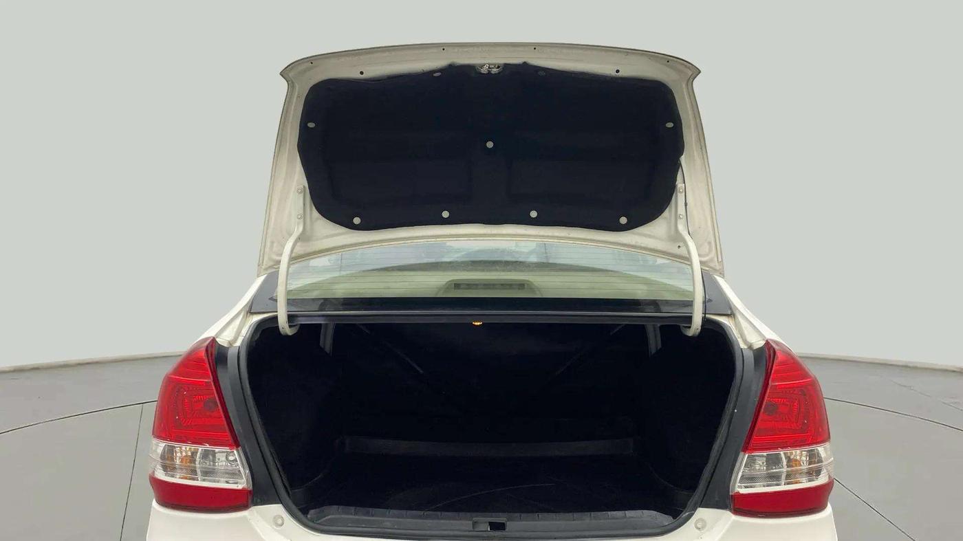 2013 Toyota Etios V, Petrol, Manual, 70,370 km, Boot Door Open