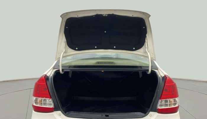 2013 Toyota Etios V, Petrol, Manual, 70,168 km, Boot Door Open